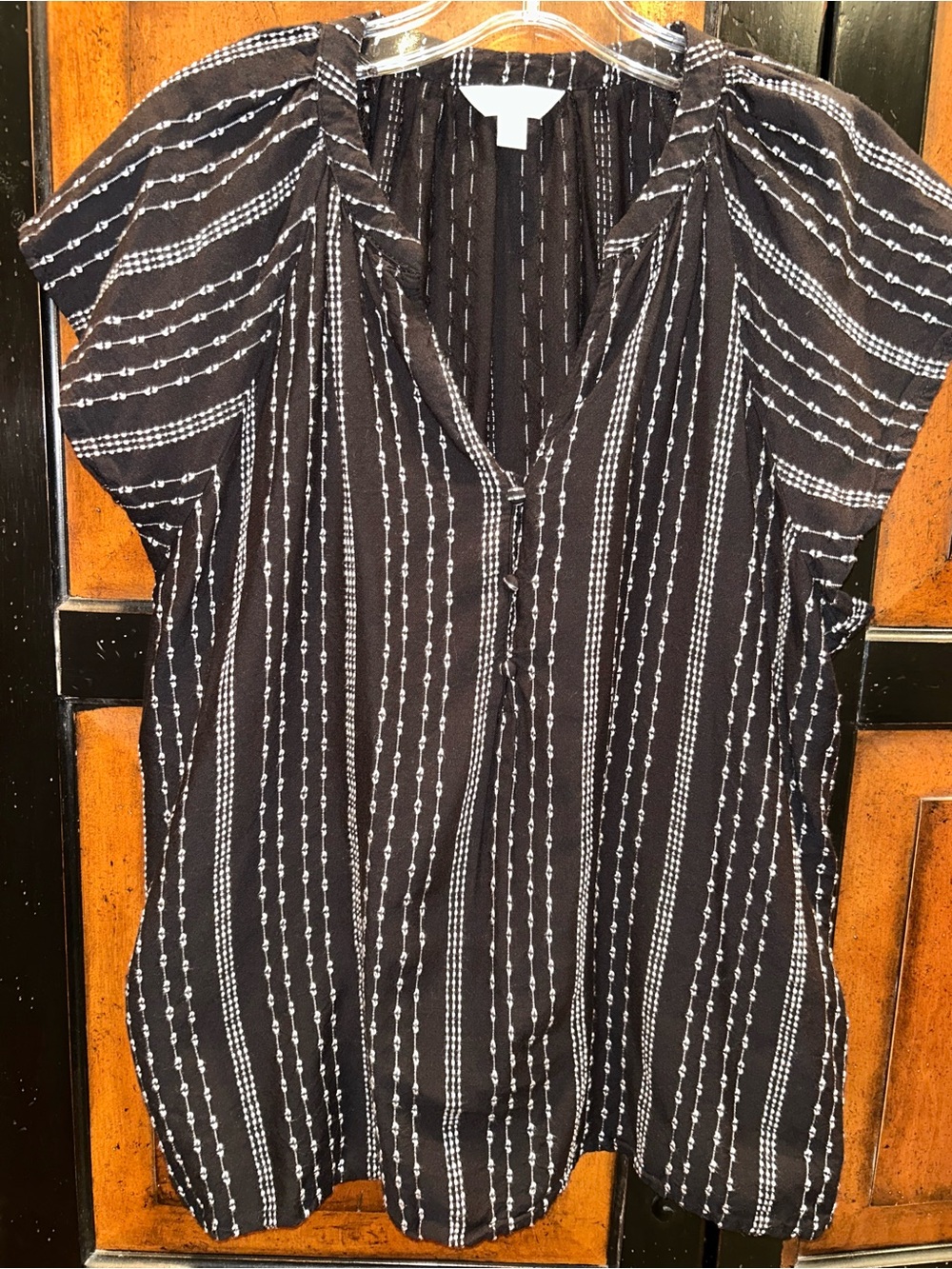 Time and Tru Black and White Striped Short Sleeve V-Neck Blouse